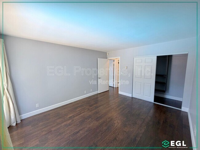 Building Photo - 6275 Canterbury Dr