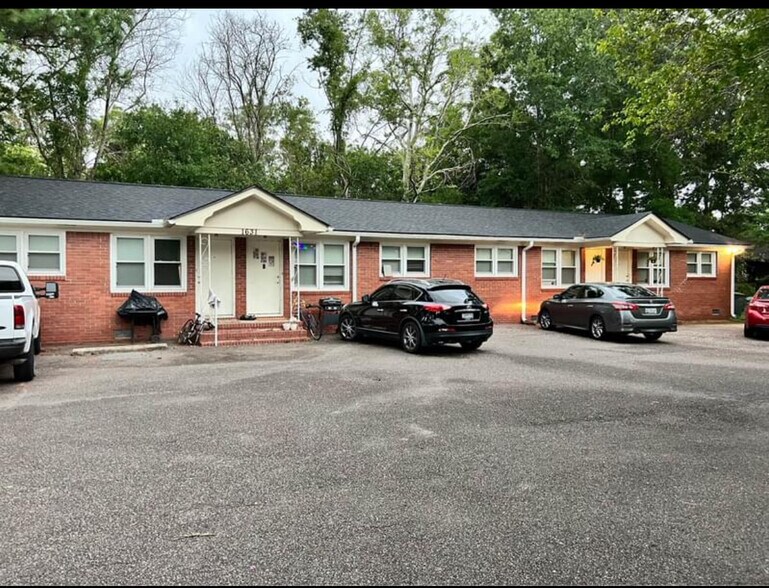 Building Photo - 1631 Pearlott St