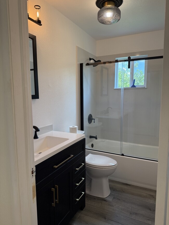 Building Photo - 116 S Arroyo Seco St