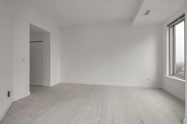 Building Photo - Fantastic Penthouse in Downtown Bethesda w...