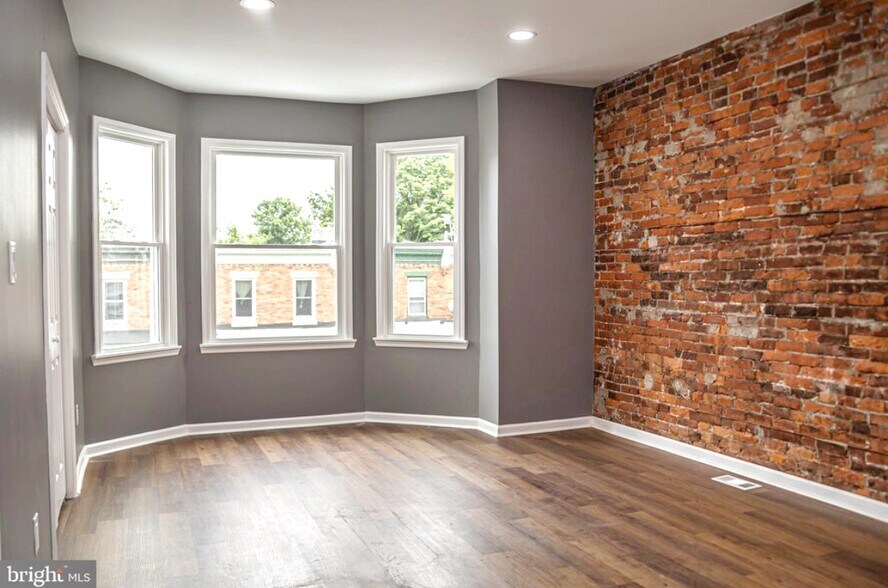 Building Photo - 5234 Walton Ave