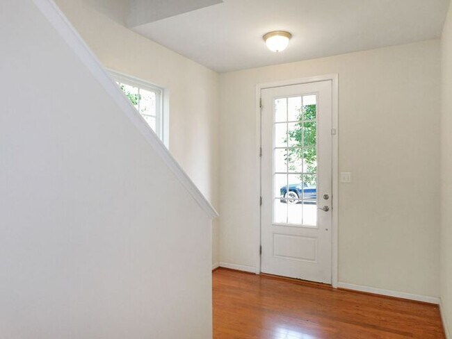 Building Photo - Pet Friendly 3 level End Unit Town Home wi...