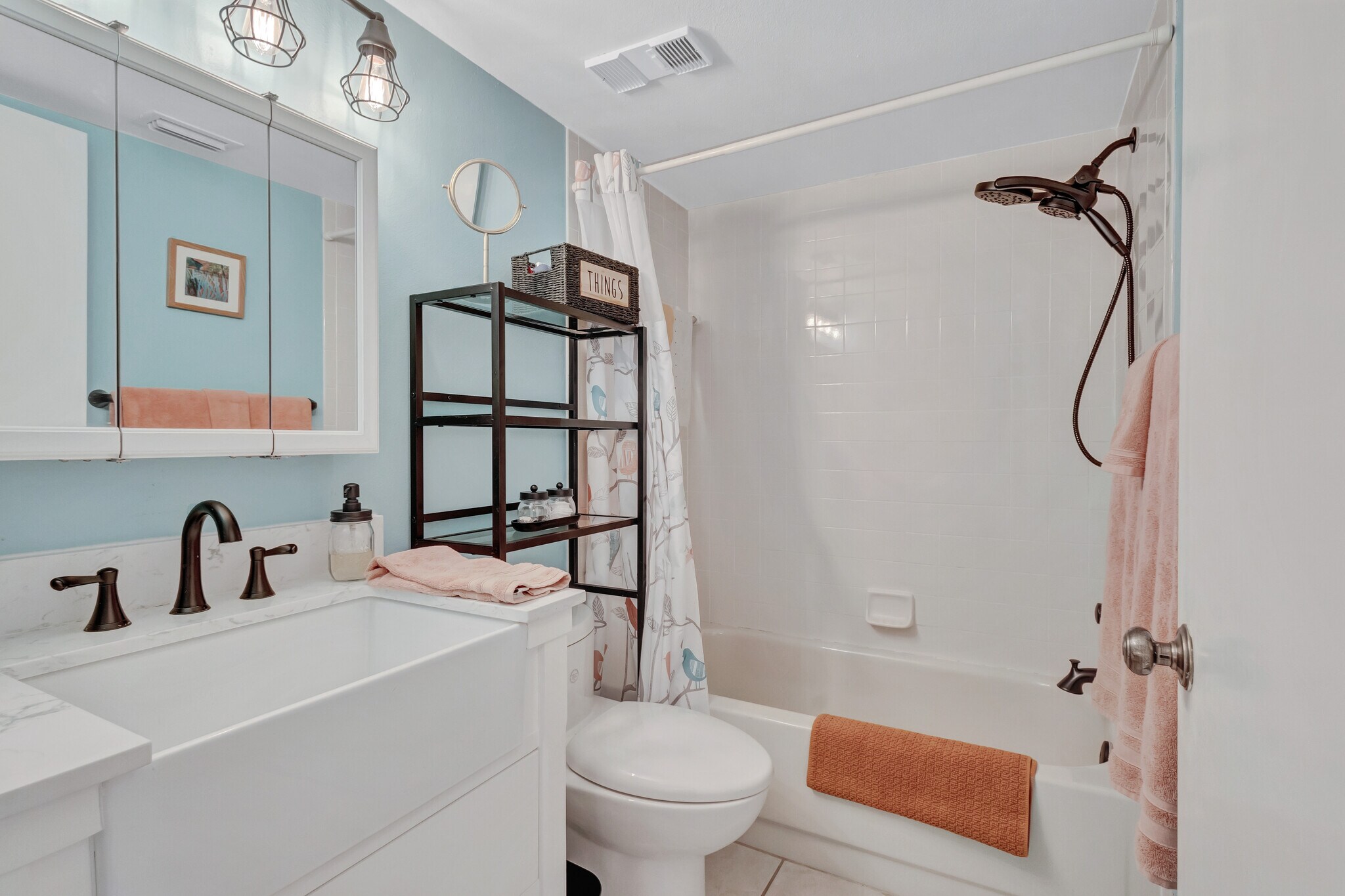 second bedroom shower/tub - 5224 Lake Village Dr