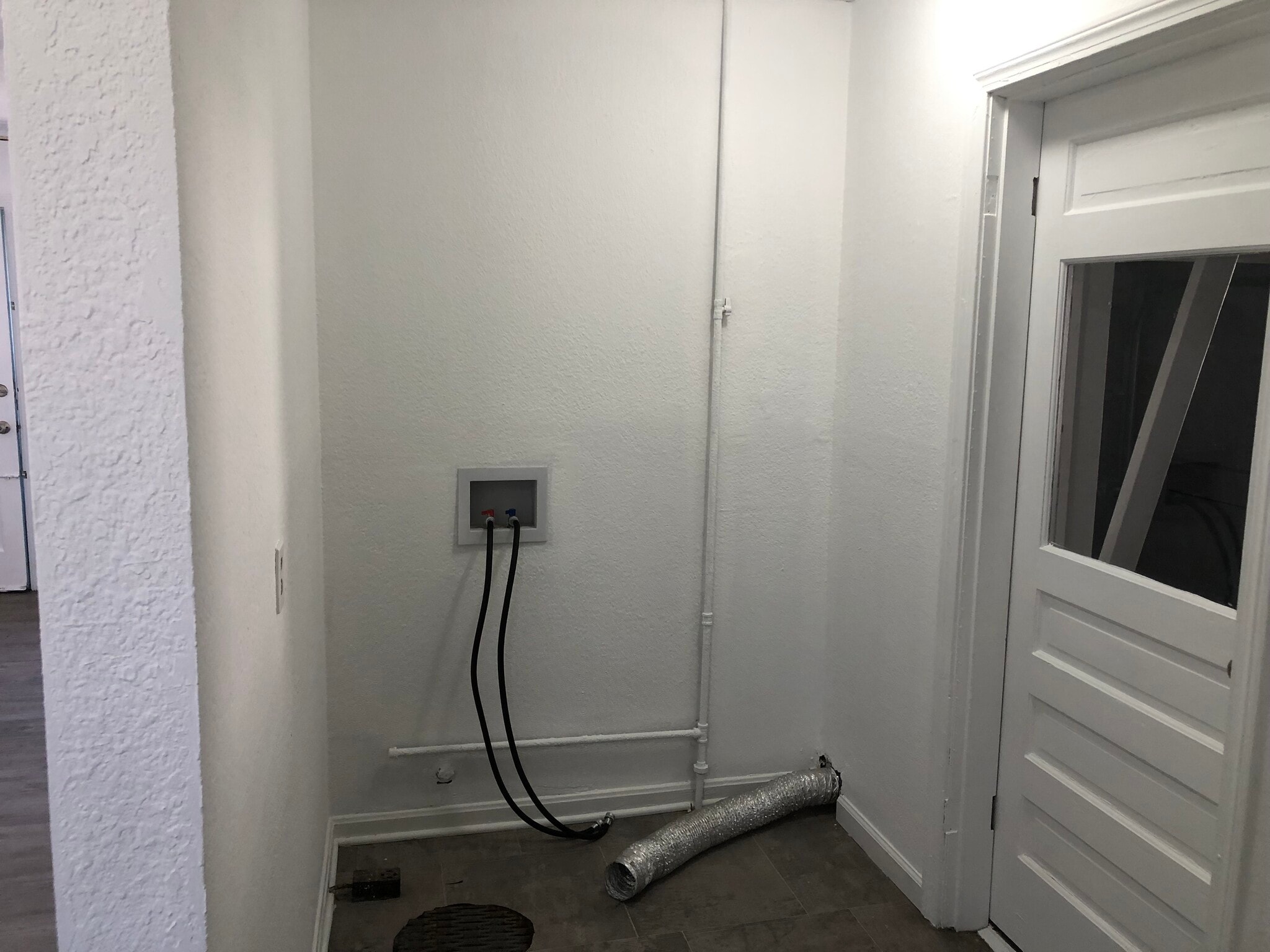 Building Photo - 1928 N Hood St