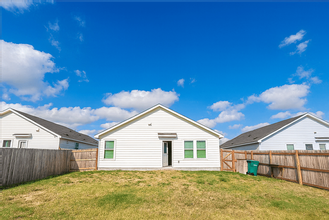 Building Photo - 514 Primrose Ln