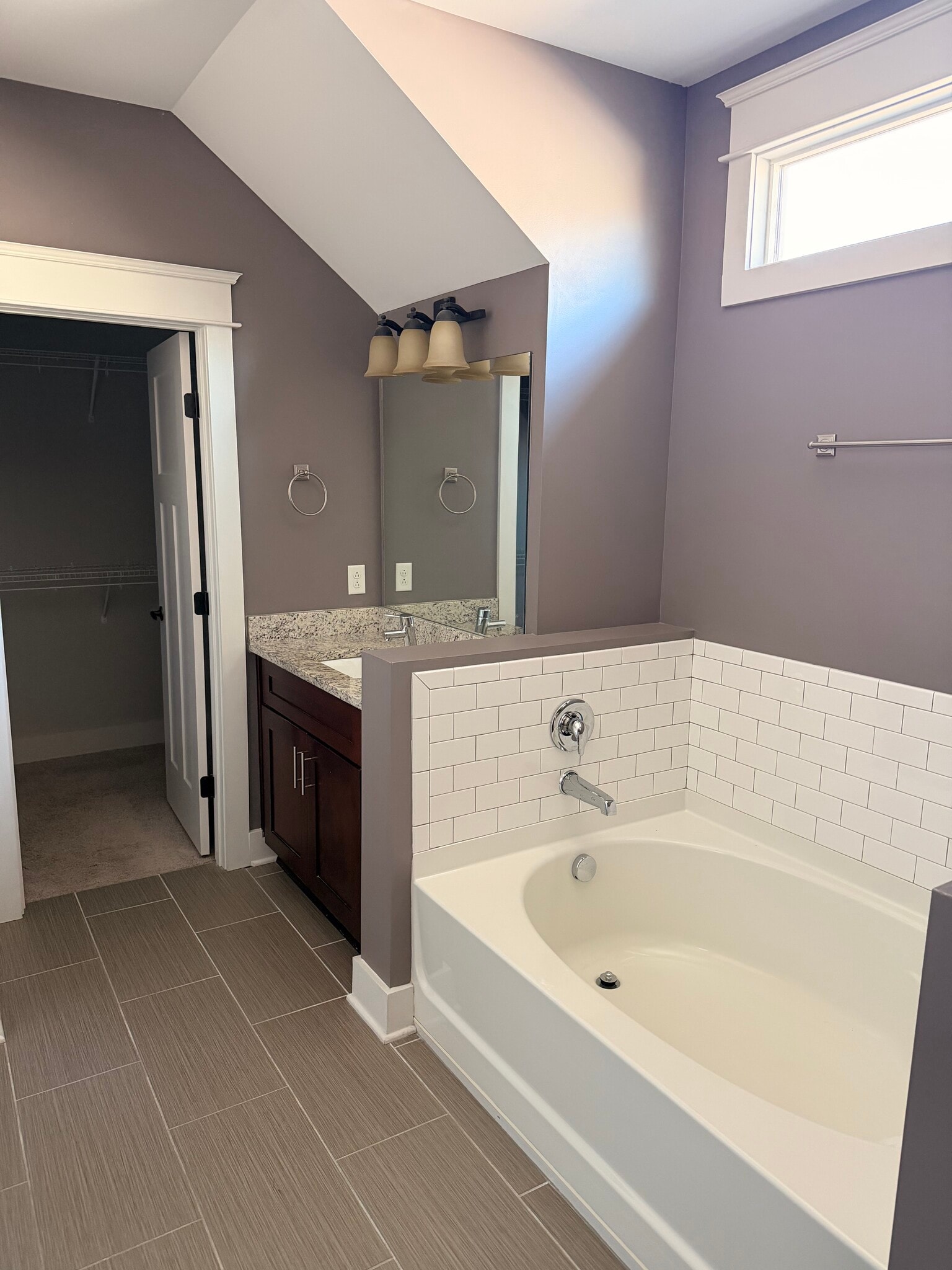 Building Photo - 414 Acklen Park Dr