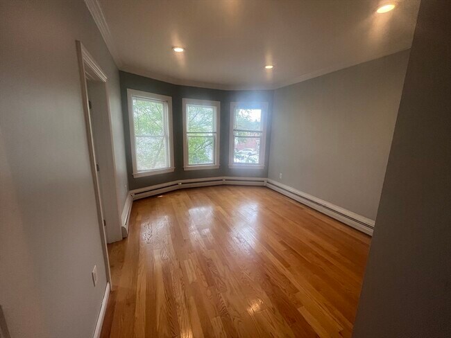 Building Photo - 841 Dorchester Ave