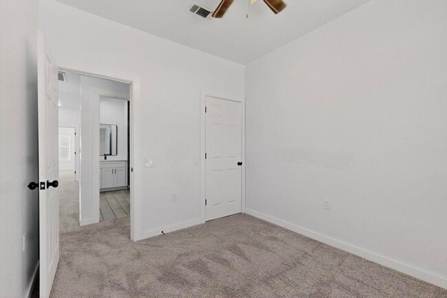 Building Photo - 604 Kimbro St