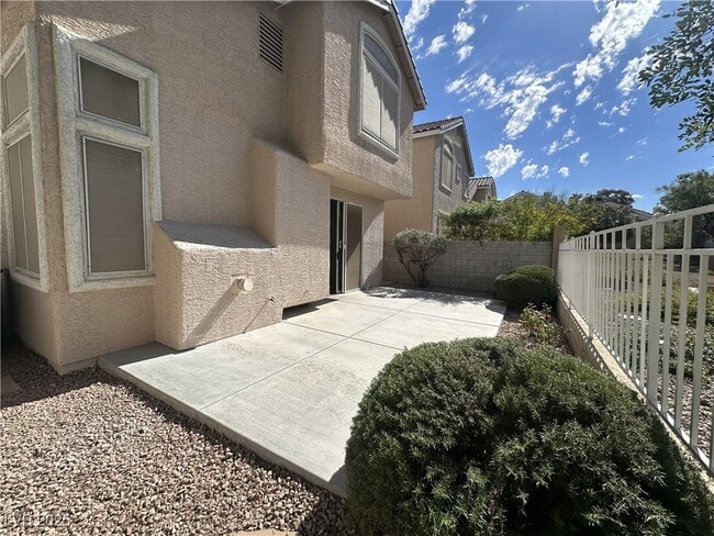 Building Photo - 2183 Polynesia Cir