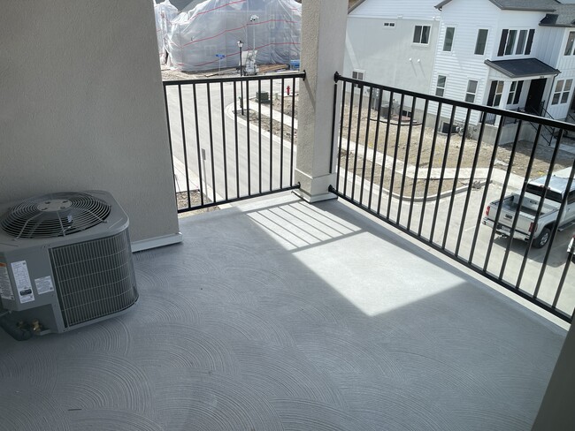 Building Photo - 1385 N 3830 W