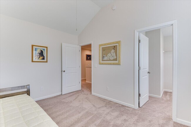 Building Photo - 6051 Big Pond Trl