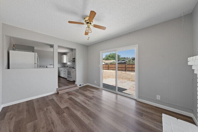 Building Photo - 2565 Pequop St