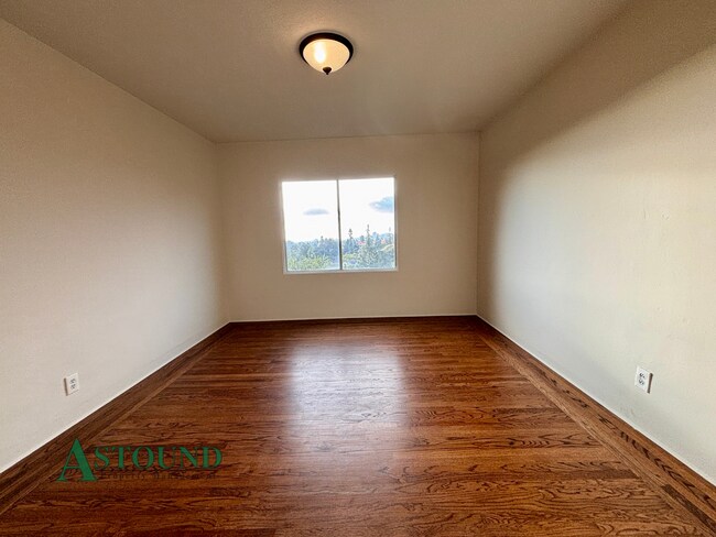 Building Photo - 915 Glendome Cir