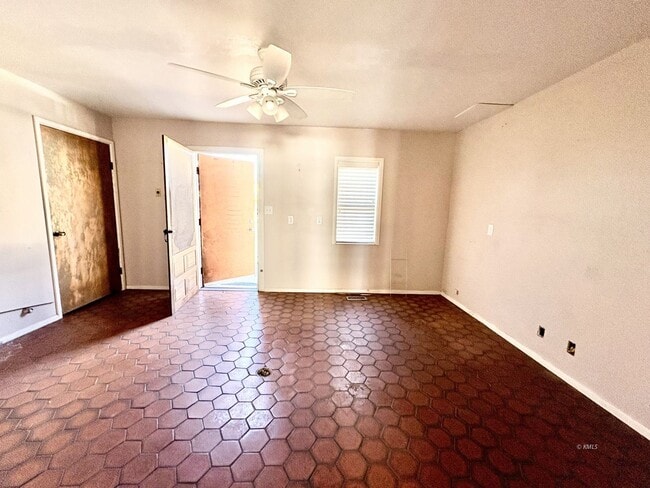 Building Photo - 176 S 100 E