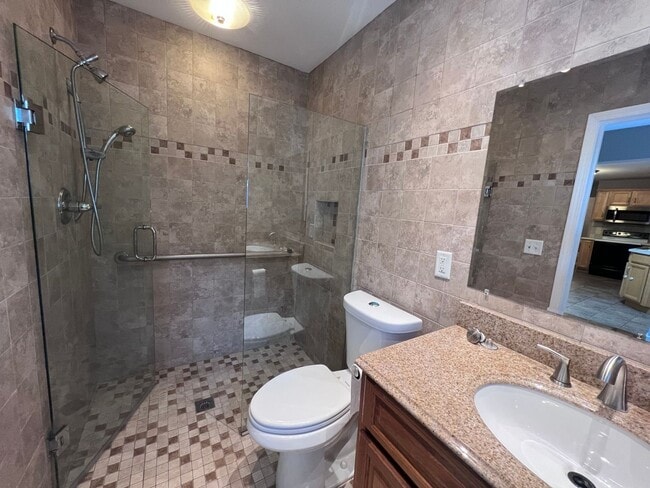 Building Photo - East Grand Rapids Schools - 4 bedroom home