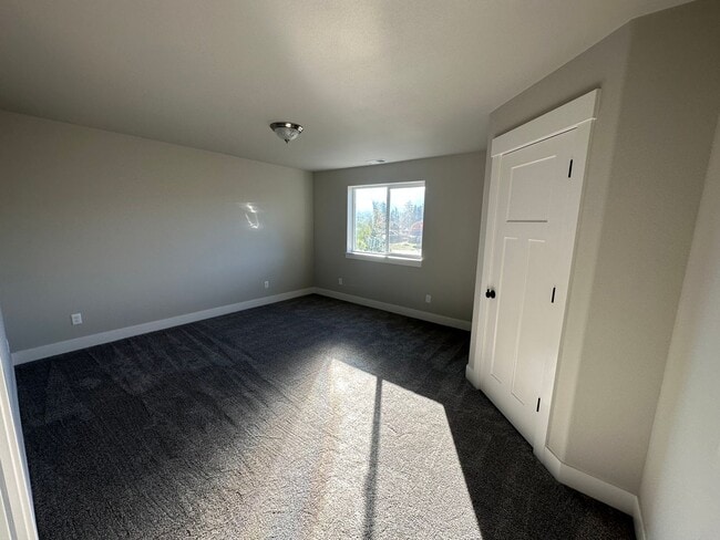 Building Photo - 00430-400 NW 7th AVE