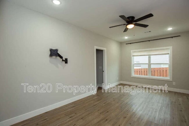 Building Photo - 7 Lemon Wy