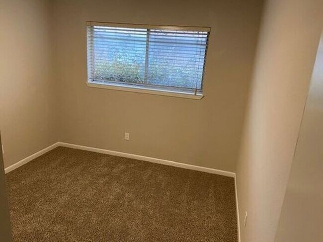 Building Photo - Two bedroom duplex for rent in Irving !