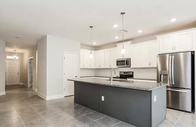 Building Photo - 12069 Bridgehampton Rd