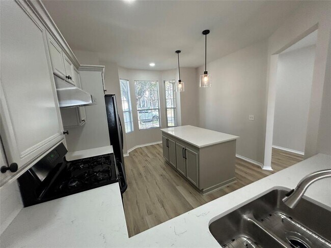 Building Photo - 16851 Pine Castle Dr