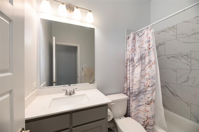 Building Photo - 2421 Stella Ln