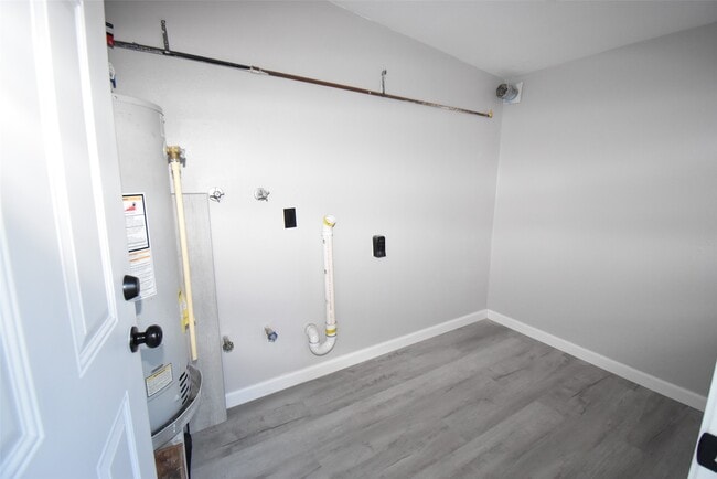 Building Photo - 16587 El Camino Real