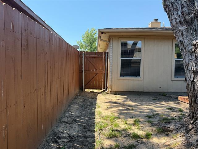 Building Photo - 10239 Blackjack Oaks Dr
