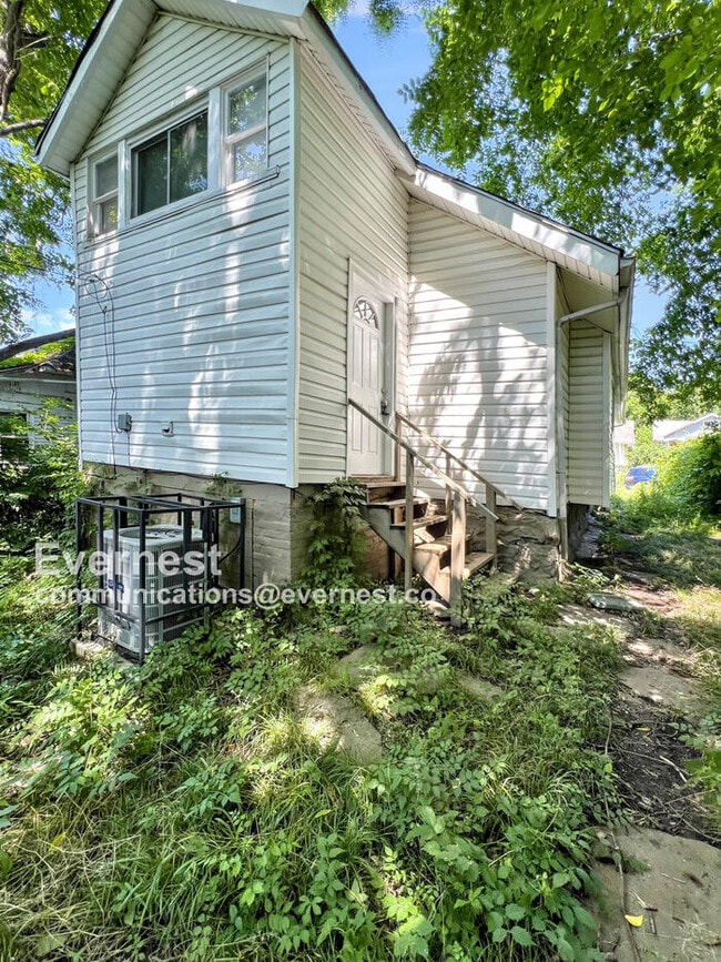 Building Photo - 4932 Bellefontaine Ave