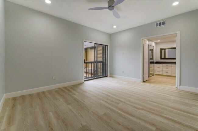 Building Photo - 11711 Memorial Dr