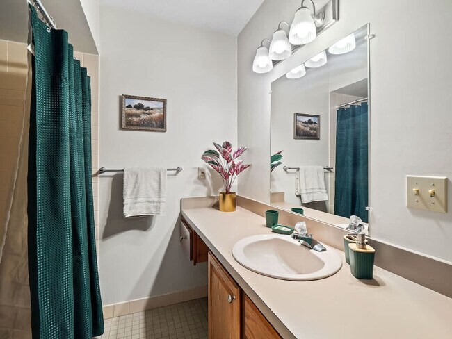 Building Photo - 681 Washington St