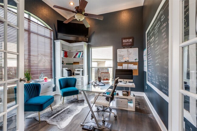 Building Photo - 8 Cypress Point Ct