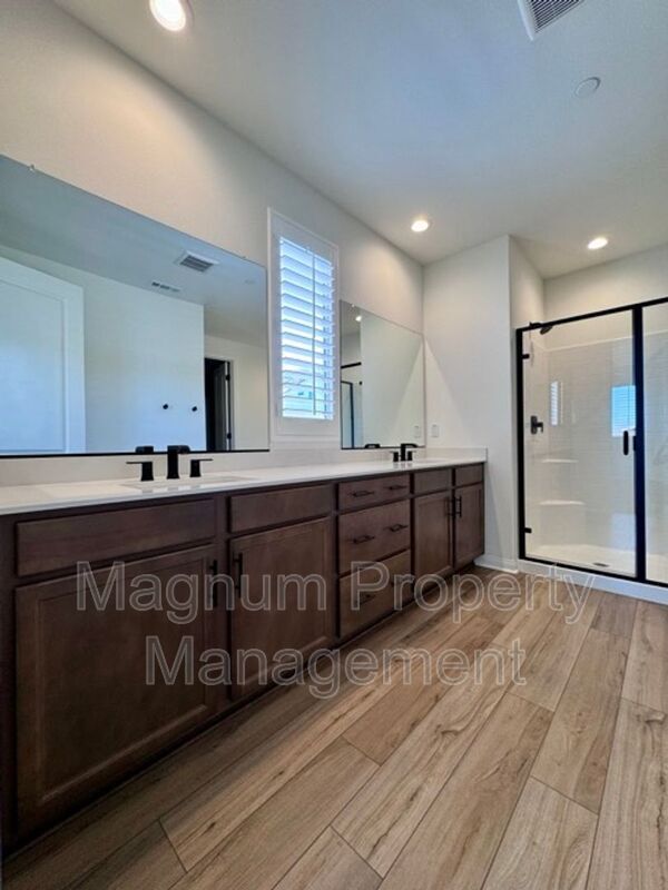 Building Photo - 25181 Desert Sage Dr