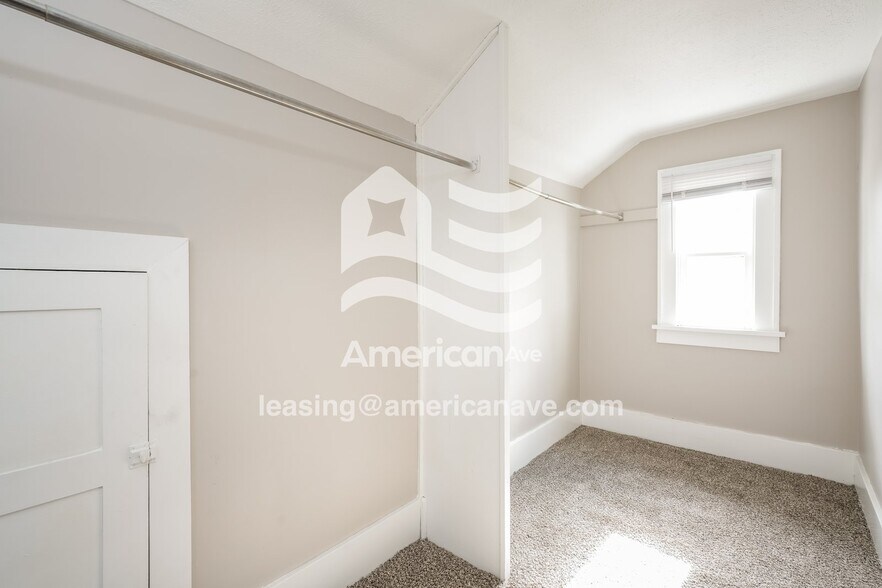 Building Photo - 671 Kilbourn St