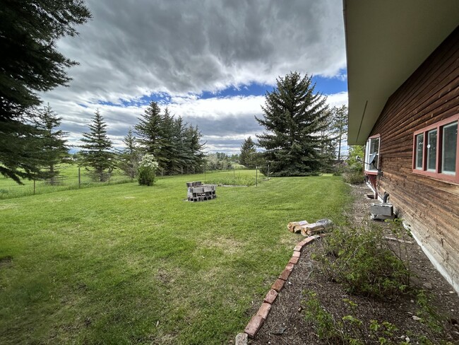 Building Photo - Cozy Rooms for Rent in Bozeman! $850-$1000...