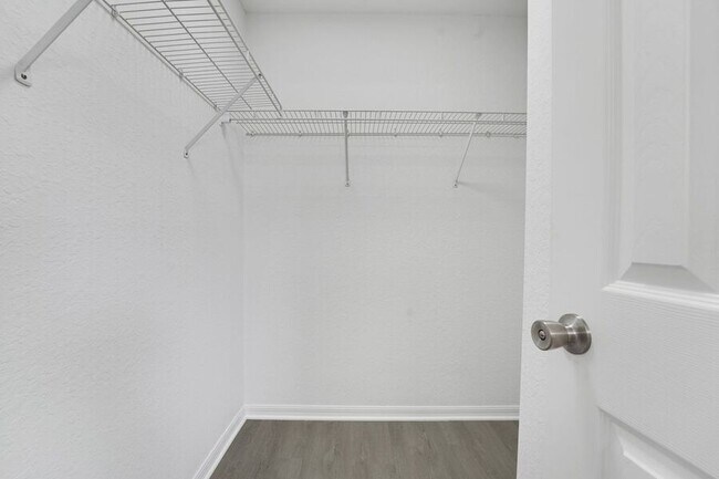 Building Photo - 528 Drayton Rd