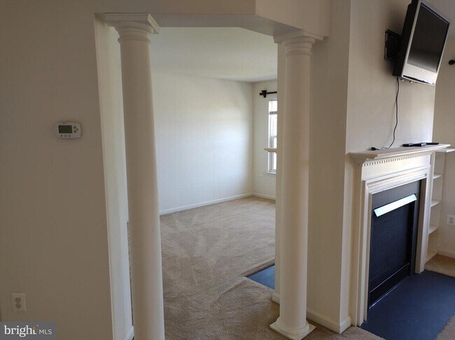 Building Photo - 15200 Chula Pl