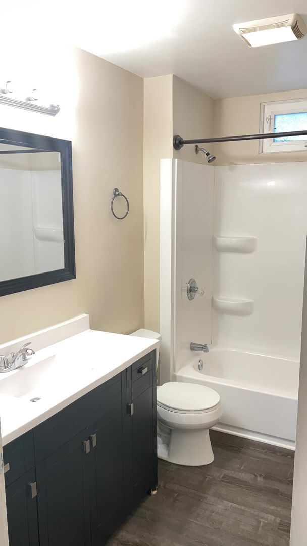 Building Photo - Available NOW!!  3 Bedroom Upper Level Dup...