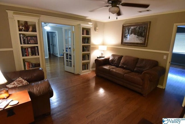 Building Photo - 3500 Colonial Dr