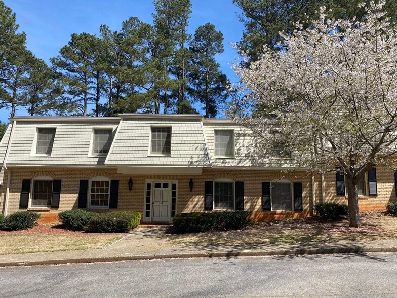 Building Photo - Georgetown Village Apartments