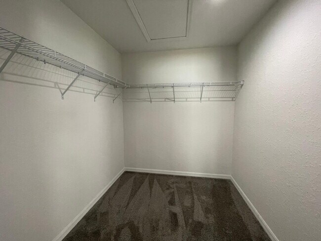 Building Photo - **Beautiful 3 Bd 2 Bath!! AVAILABLE AFTER JUNE 15TH**