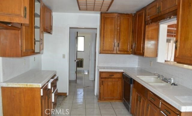 Building Photo - 20610 Hill Top Dr