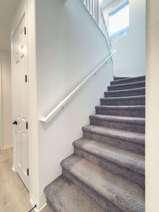 Building Photo - Spacious 4-Bed, 3-Bath Retreat on Malalenca Road in the Harvest Subdivision!