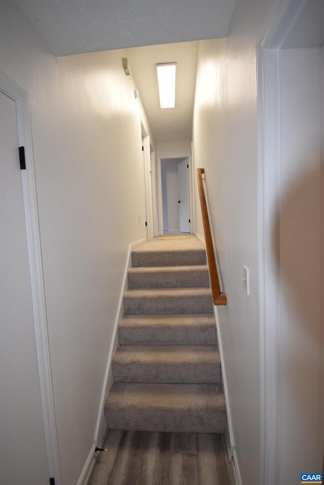 Building Photo - 3364 Dogwood Dr