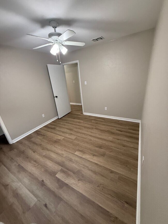 Building Photo - Beautiful 3 Bedroom home in Springhill ISD