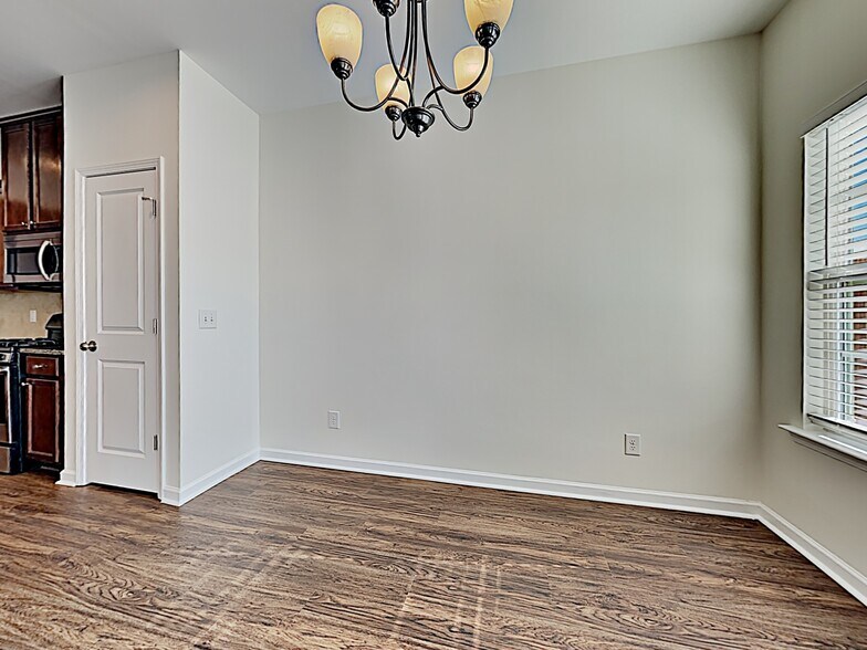 Building Photo - 468 Whispering Breeze Ln