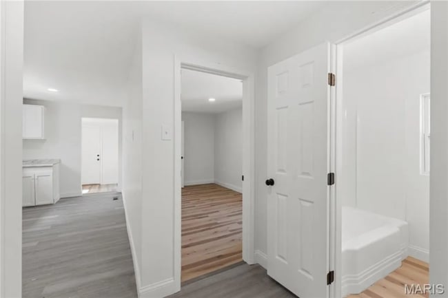 Building Photo - Totally Renovated & Totally Adorable - Sec...