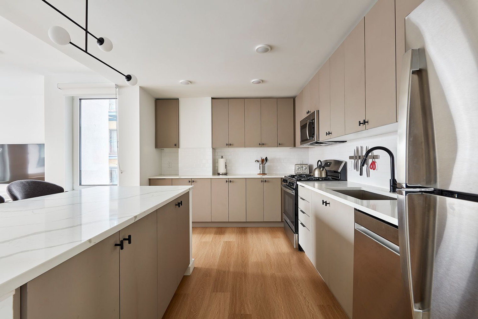 Building Photo - 1b Marshall Dr