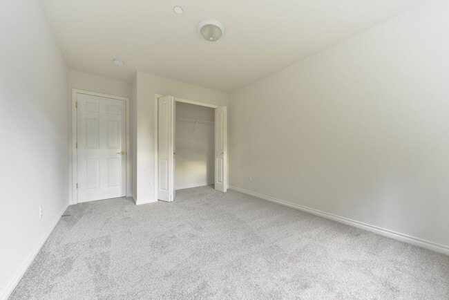 Building Photo - Nice 5 Bed / 2.5 bath house for rent in Kenmore.