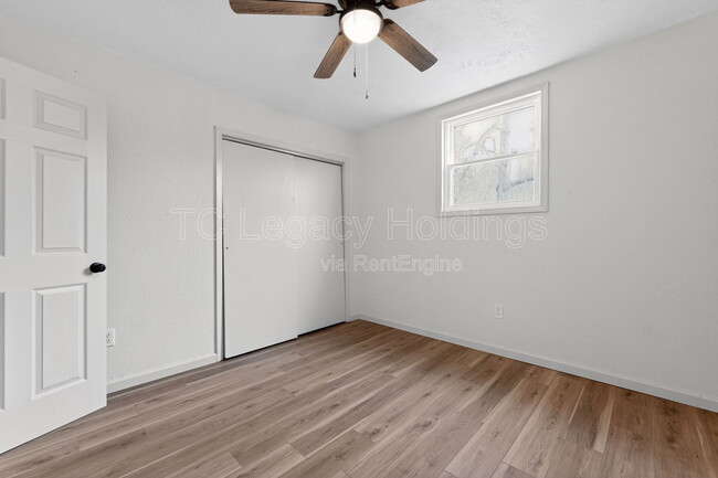 Building Photo - 301 Chew St