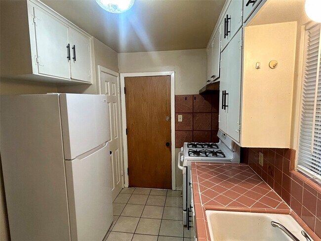 Building Photo - 1411 Indiana St